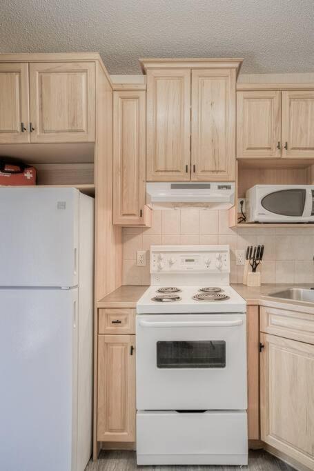 5 Mins To Banff - Cozy Townhome 2Br&2Bath - Banff Pass Included Canmore Exterior foto